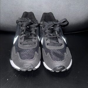 Nike Air Max Black‎ and White Mesh Athletic Shoes.